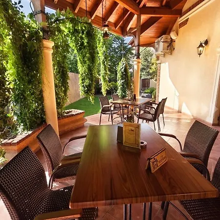 Elefant Hotel *